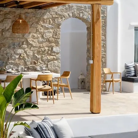 Vila Naxian Perfection
